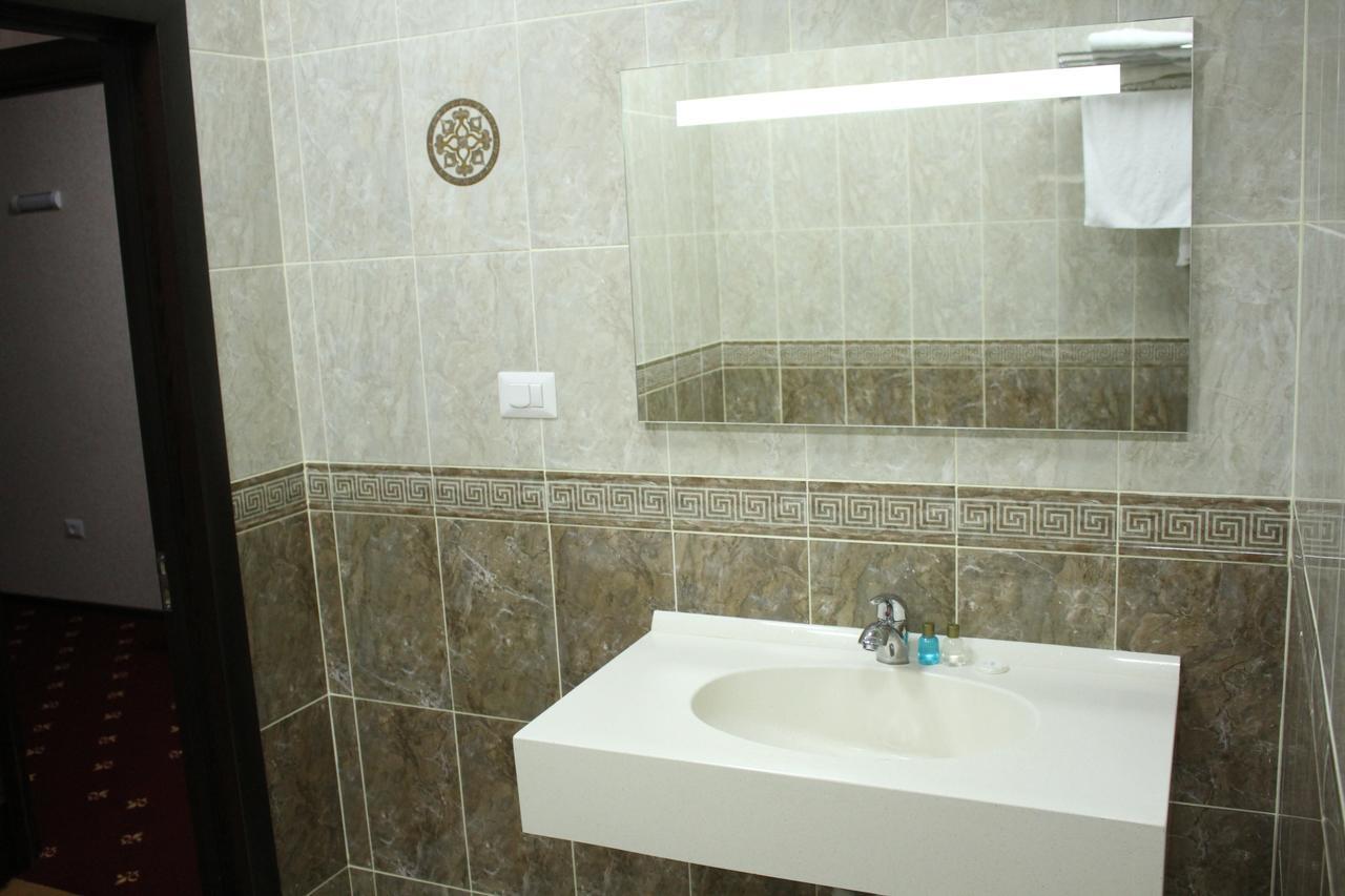 באקו Bridge Hotel מראה חיצוני תמונה
